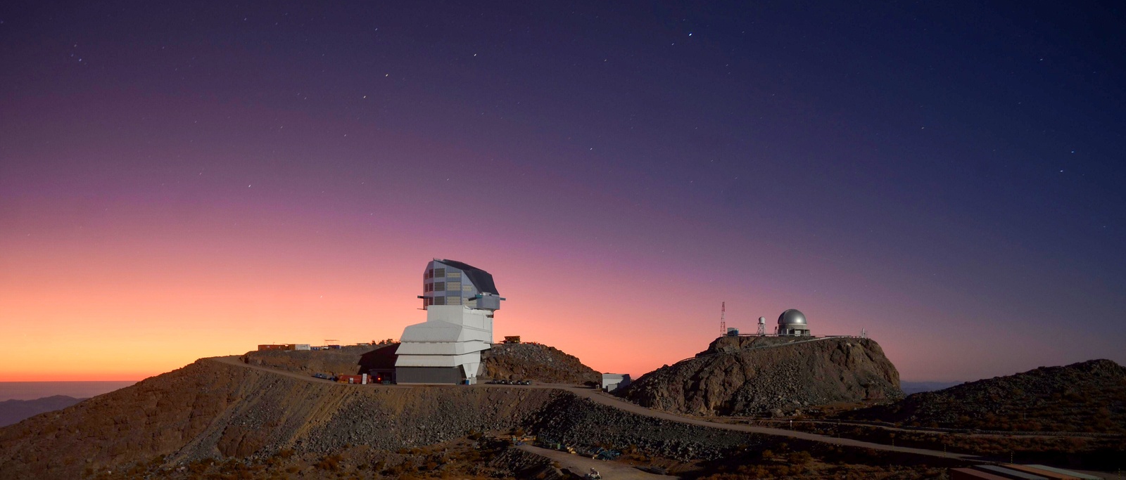 Observatorij Vere Rubin na gori Cerro Pachón v Čilu. Vir: Rubin Obs/NSF/AURA