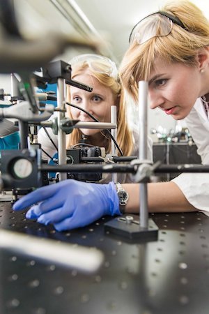 Raziskovalno delo v Laboratoriju za Vede o okolju in življenju, UNG