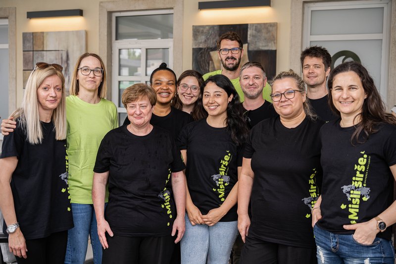 Na fotografiji so predavatelji, ki izvajajo predavanja na FVV UNG.